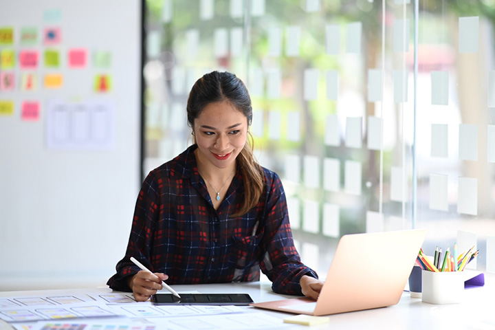 woman working on a desk